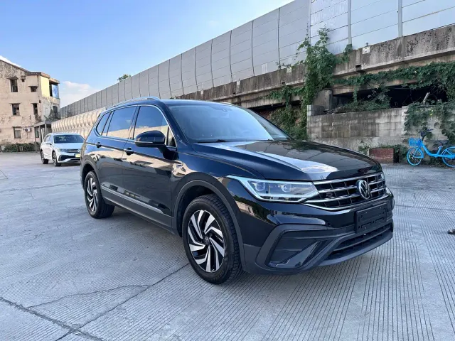 Volkswagen Tiguan L — Фото автомобиля 3