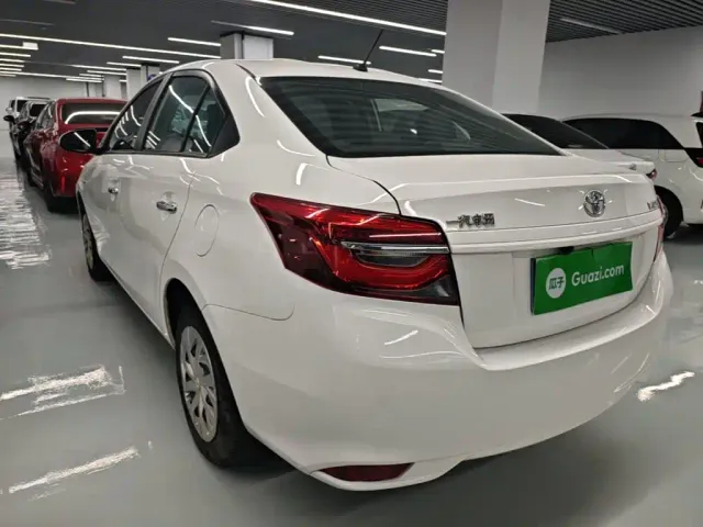 Toyota Vios — Фото автомобиля 4