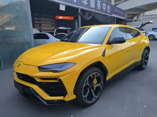 Lamborghini Urus — Фото автомобиля 8