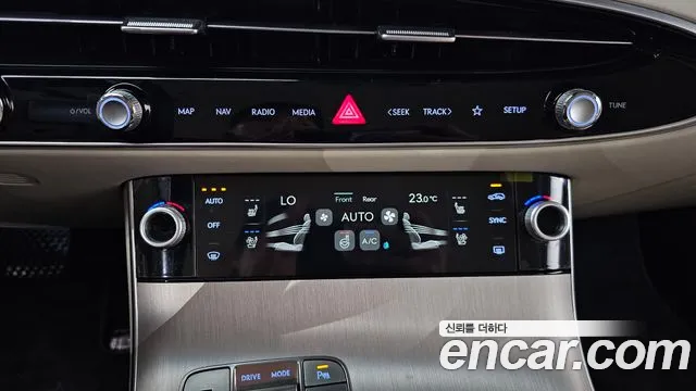 Genesis GV70 — Фото автомобиля 23