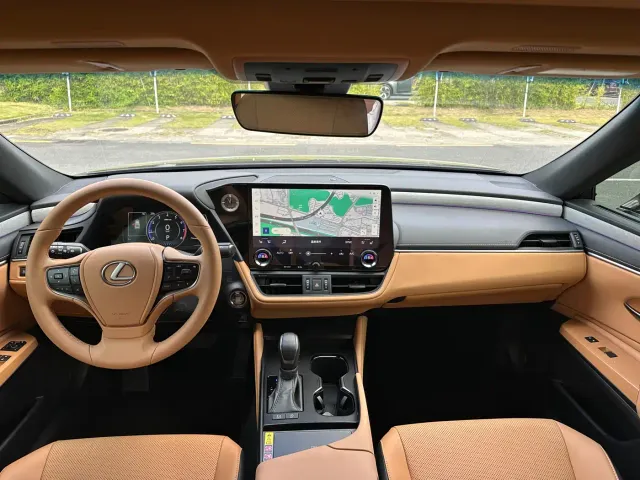 Lexus ES — Фото автомобиля 8