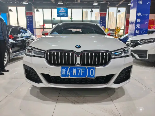 BMW 5 Series — Фото автомобиля 2