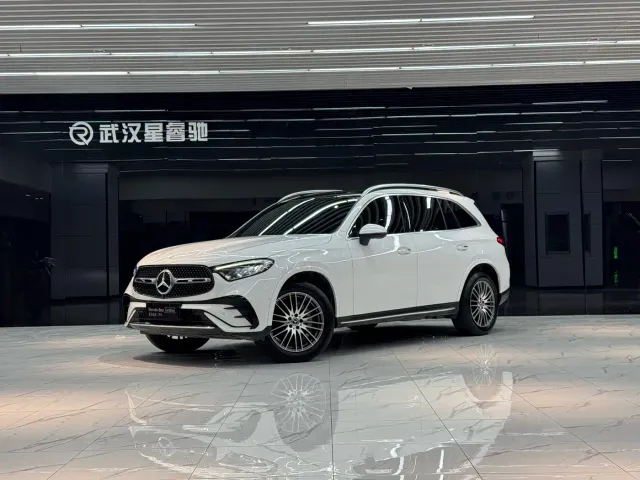 Фотография автомобиля — Mercedes-Benz GLC-Class