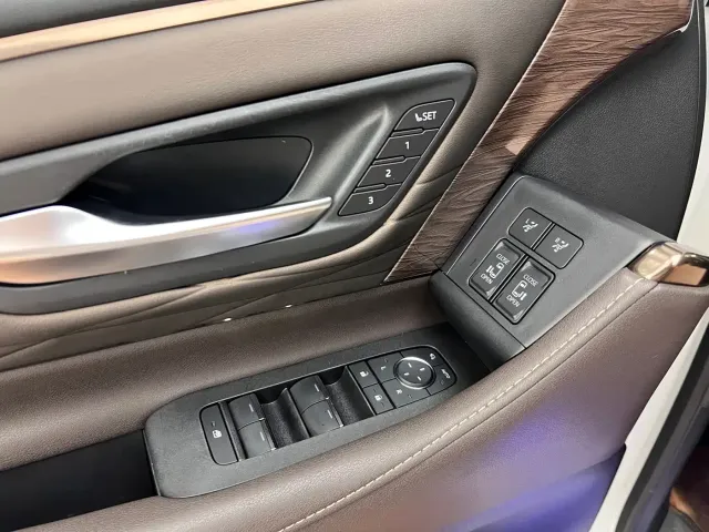 Toyota Alphard — Фото автомобиля 17