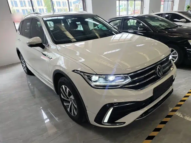 Volkswagen Tiguan L PHEV — Фото автомобиля 3