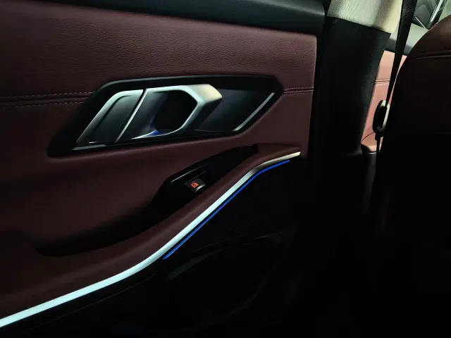 BMW 3 Series — Фото автомобиля 13
