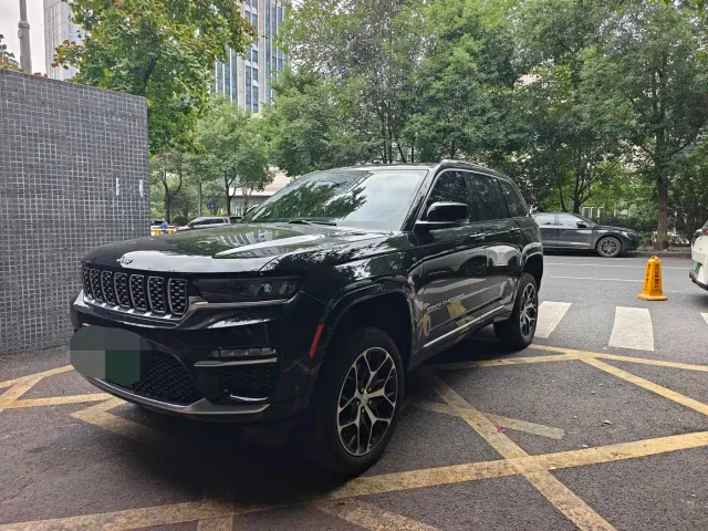 Фотография автомобиля — Jeep Grand Cherokee 4xe