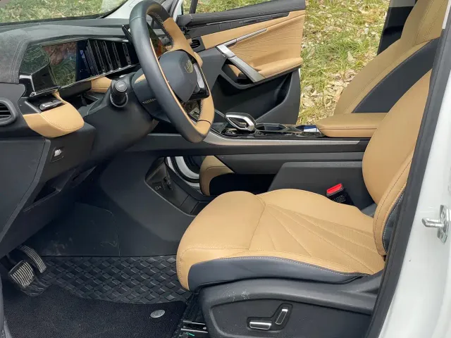 Geely Boyue L — Фото автомобиля 6