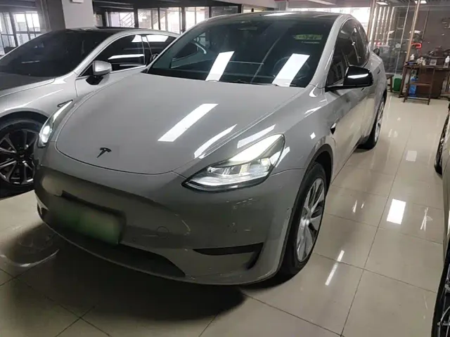 Фотография автомобиля — Tesla Model Y