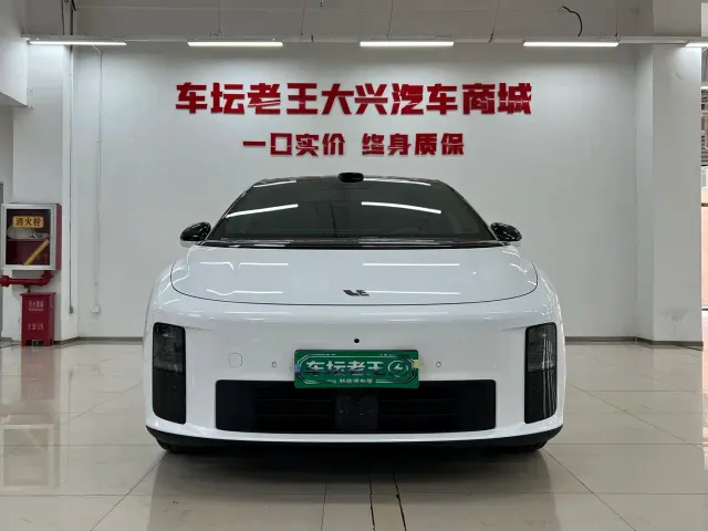 Li Auto i6 — Фото автомобиля 2
