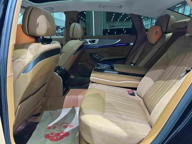 Hongqi H9 — Фото автомобиля 18