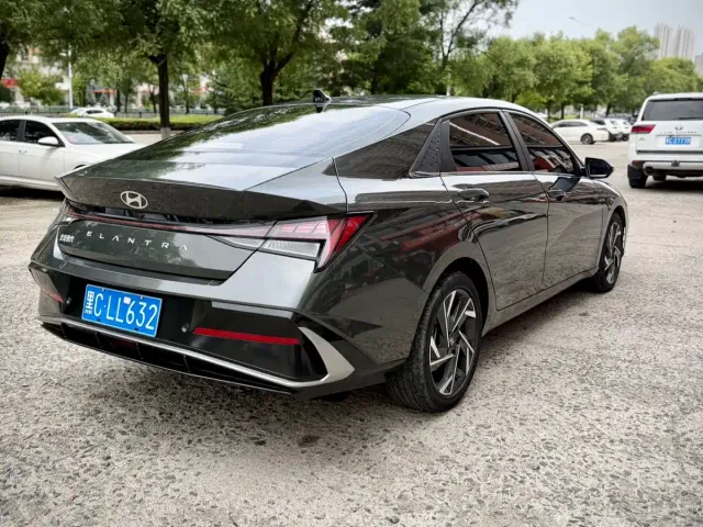 Hyundai Elantra — Фото автомобиля 6
