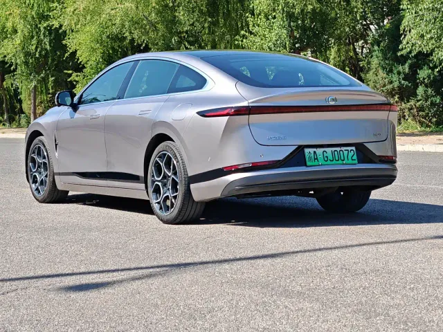 Changan Qiyuan A07 — Фото автомобиля 10