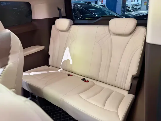 Bestune Besturn M9 — Фото автомобиля 10
