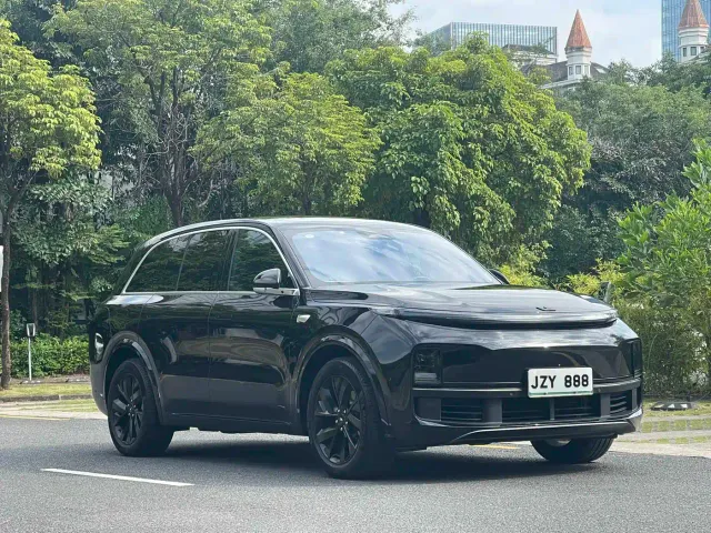 Li Auto L8 — Фото автомобиля 3