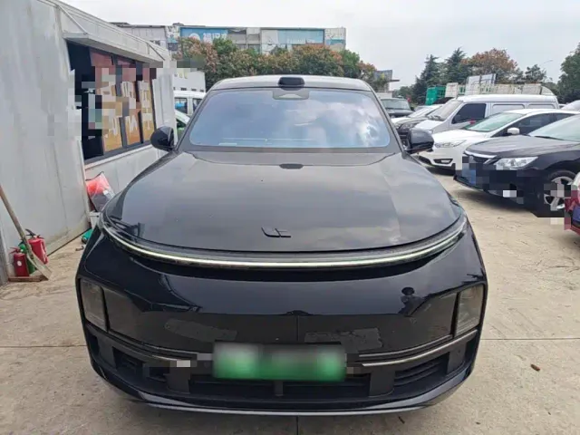 Li Auto L8 — Фото автомобиля 2