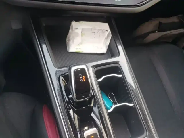 Dongfeng Yixuan MAX — Фото автомобиля 9