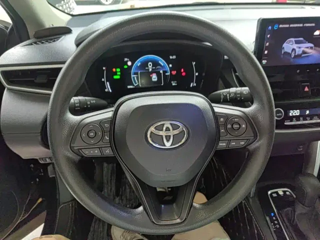 Toyota Corolla Cross — Фото автомобиля 10
