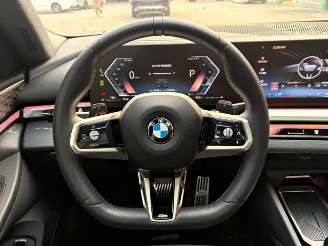 BMW 5 Series — Фото автомобиля 10