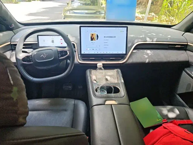 Dongfeng eπ 008 — Фото автомобиля 12