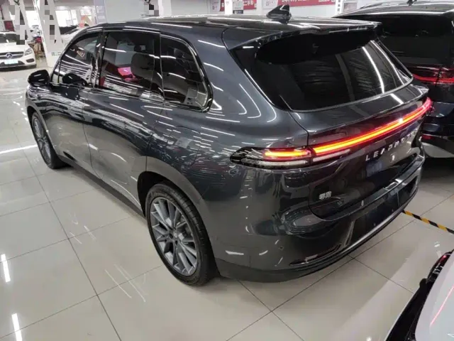 Leapmotor C10 — Фото автомобиля 4