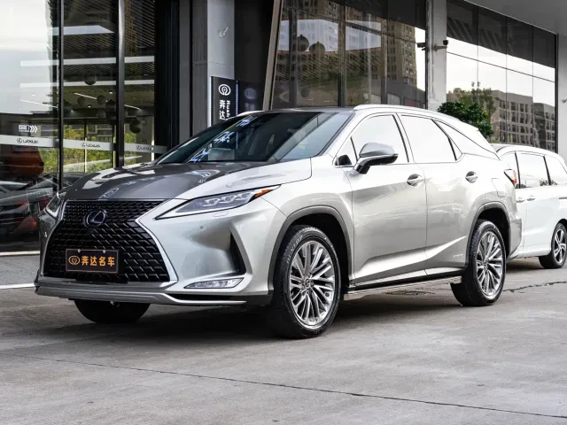 Фотография автомобиля — Lexus RX