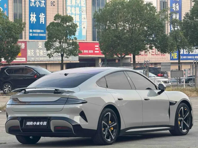 Xiaomi SU7 — Фото автомобиля 14