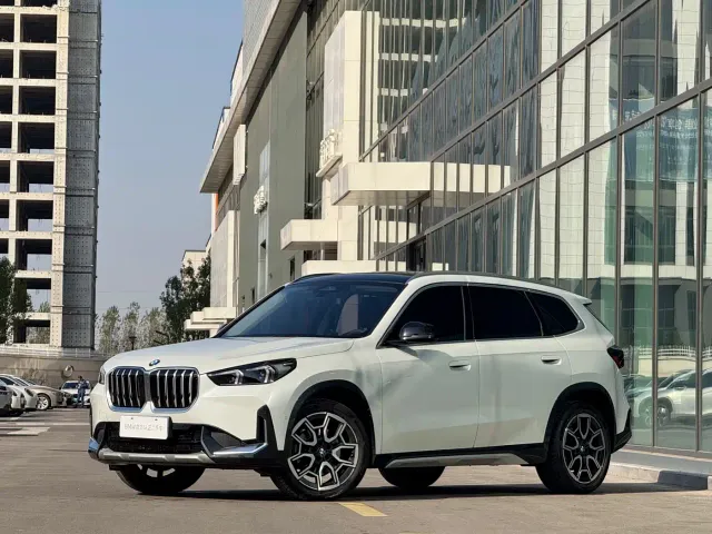 Фотография автомобиля — BMW X1