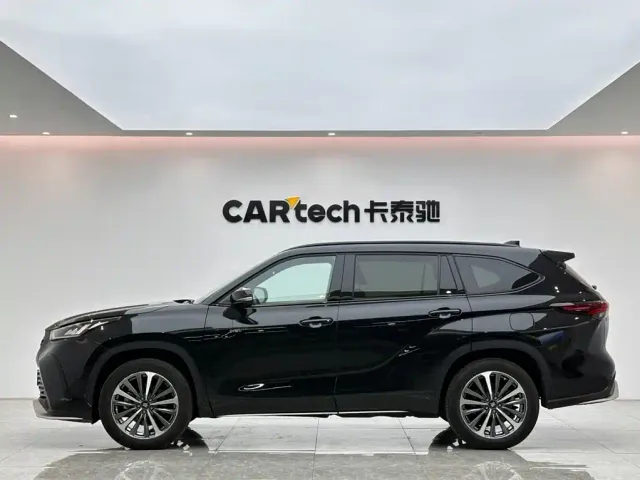 Toyota Crown Kluger — Фото автомобиля 2