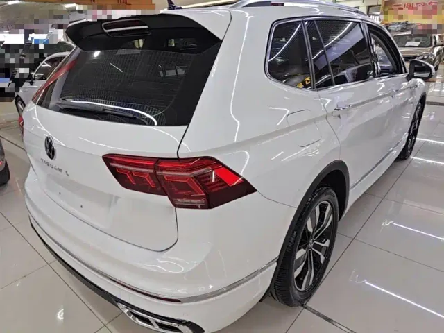 Volkswagen Tiguan L — Фото автомобиля 6