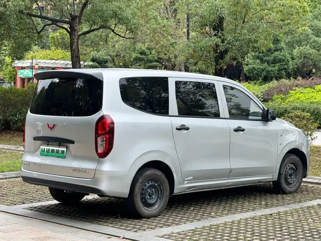 Wuling Hongguang — Фото автомобиля 15