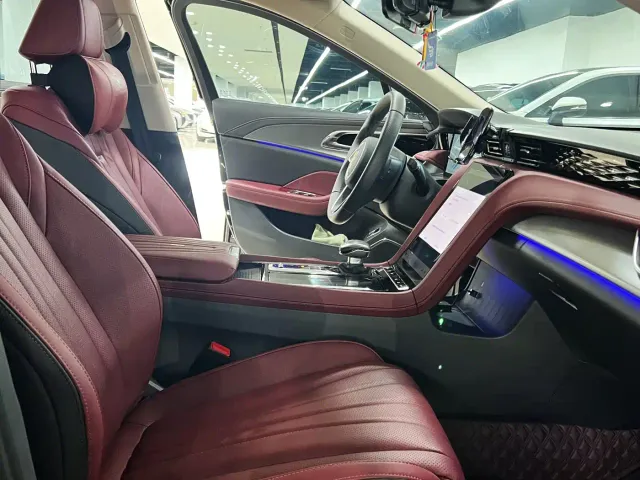 Hongqi H5 — Фото автомобиля 7