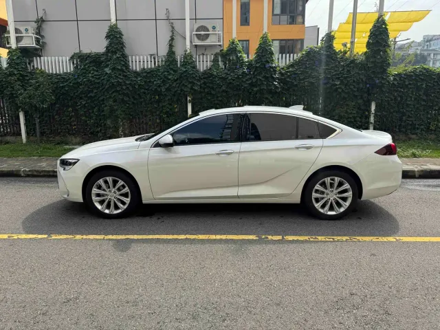 Buick Regal — Фото автомобиля 5
