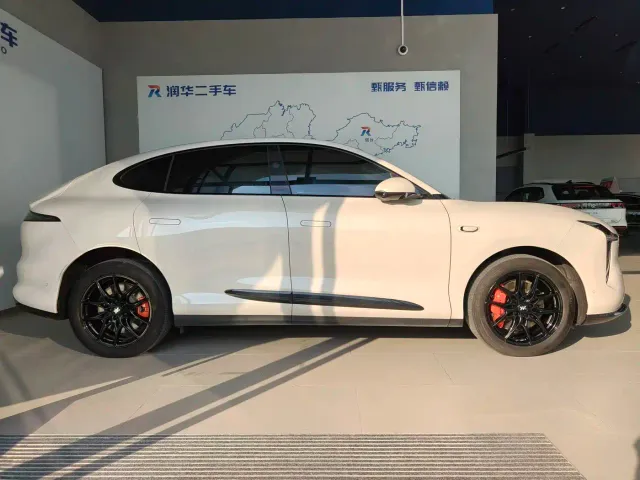 IM Motors LS6 — Фото автомобиля 3