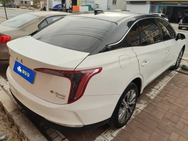 Hongqi E-QM5 — Фото автомобиля 3