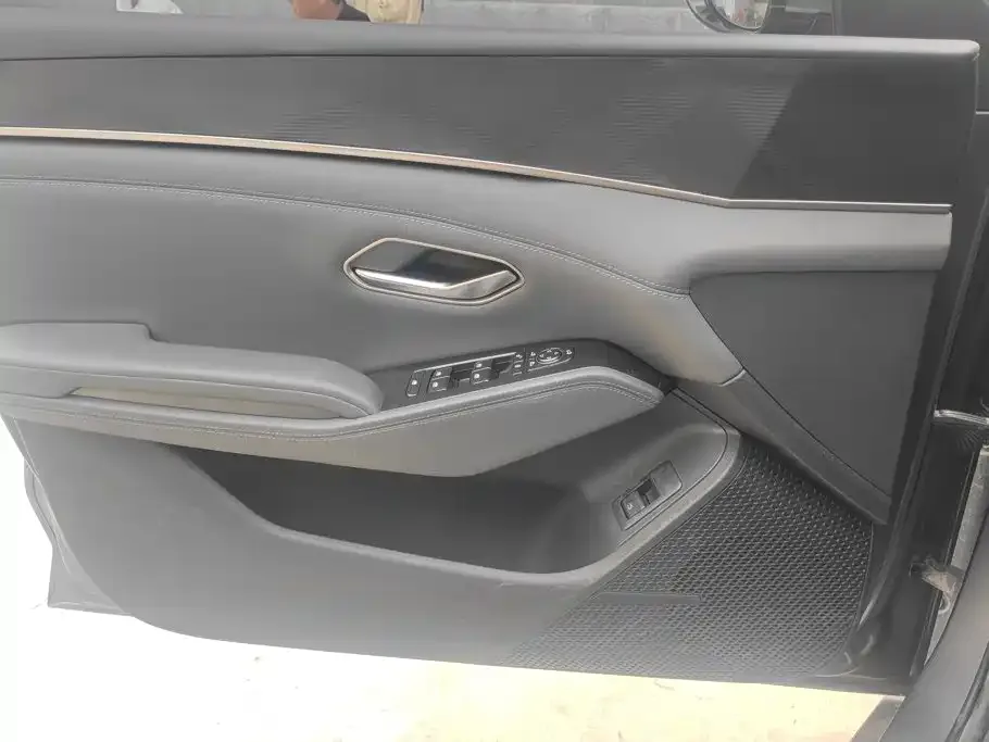 BYD Qin L 2025 DM-i Smart Drive Edition 120KM Surpassing — Фото автомобиля 7
