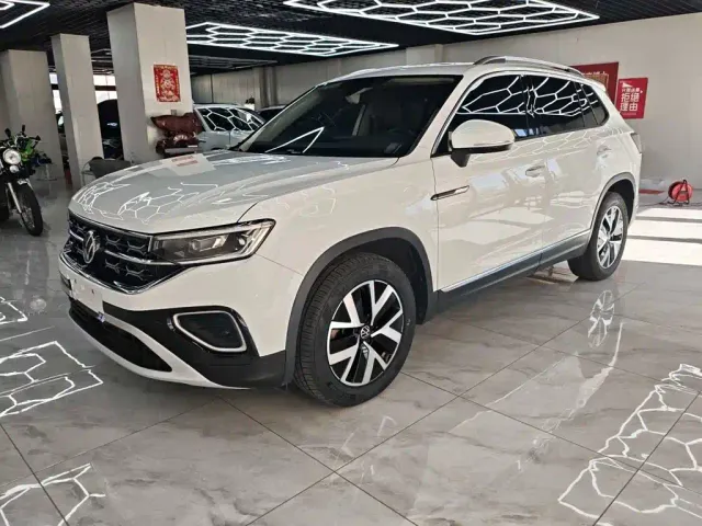 Фотография автомобиля — Volkswagen Tayron