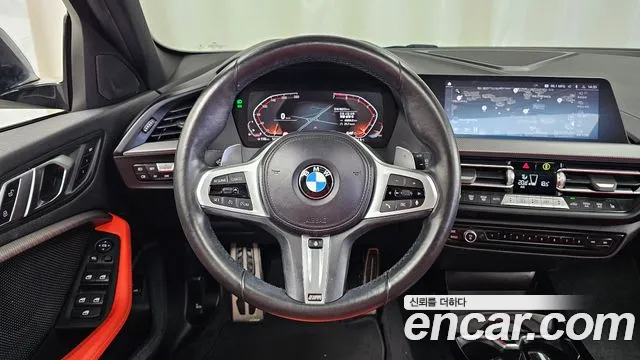 BMW 1 Series F40 — Фото автомобиля 19