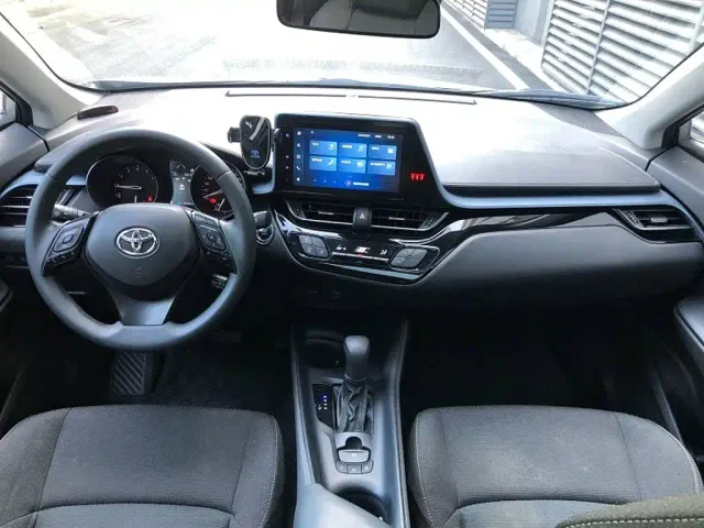 Toyota IZOA — Фото автомобиля 6