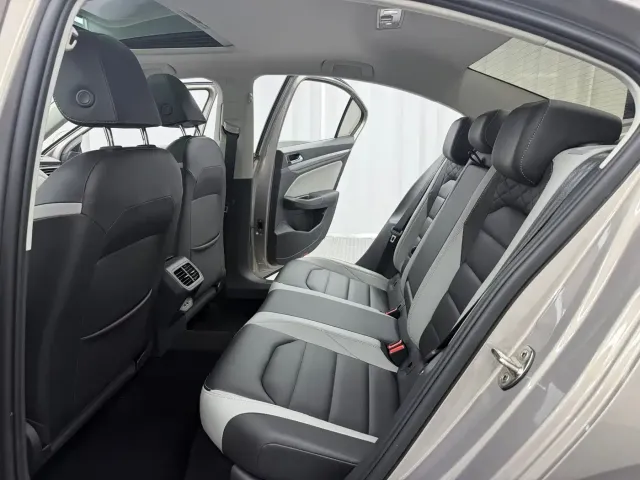Volkswagen Bora — Фото автомобиля 10