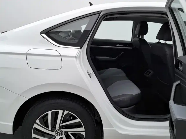 Volkswagen Lavida — Фото автомобиля 15