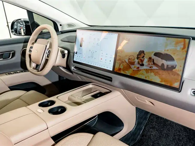 Li Auto i8 — Фото автомобиля 19