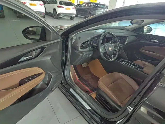 Buick Regal — Фото автомобиля 15