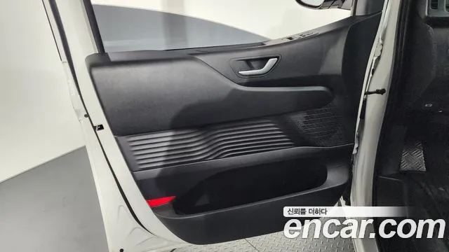 Hyundai Staria Staria 4WD Tourer 11 мест — Фото автомобиля 24