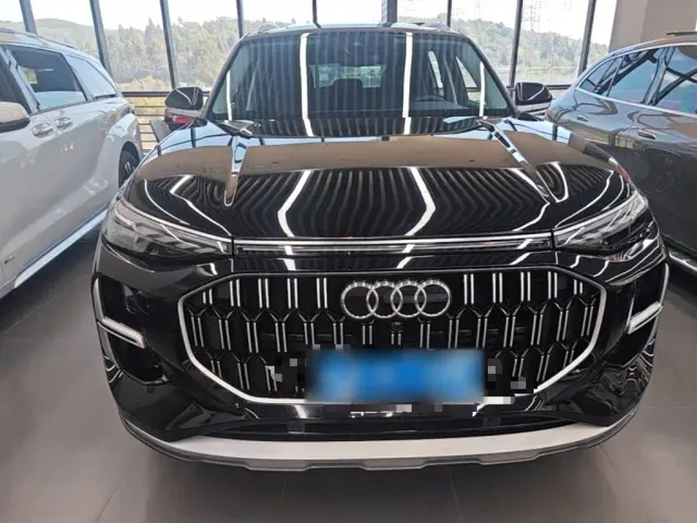 Audi Q6 — Фото автомобиля 2