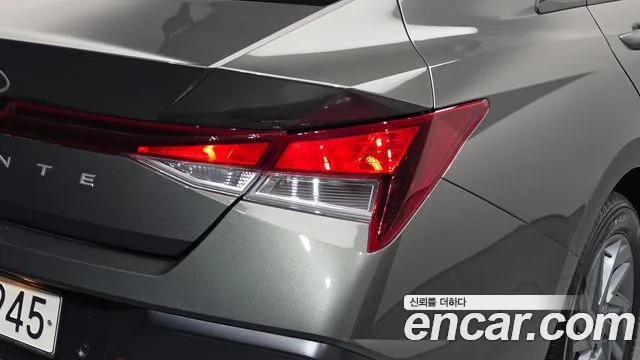 Hyundai Avante CN7 — Фото автомобиля 8