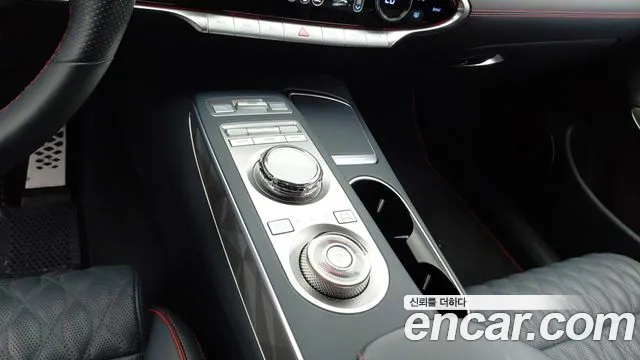 Genesis GV70 2.5T Бензин AWD — Фото автомобиля 13