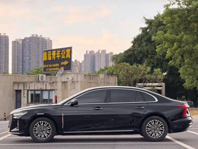Hongqi H5 — Фото автомобиля 4