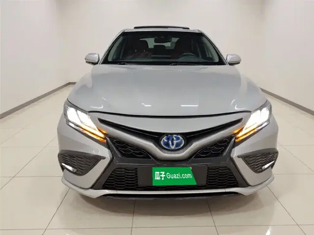 Toyota Camry — Фото автомобиля 2