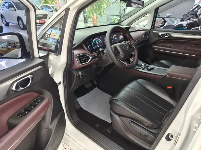 GAC Trumpchi M6 — Фото автомобиля 4
